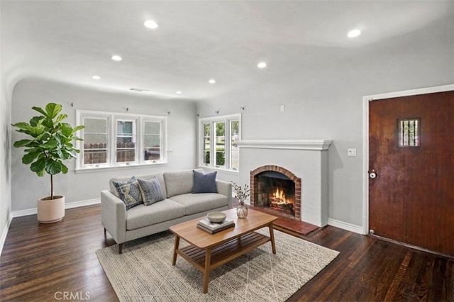 2682 E Villa Street, Pasadena, CA 91107