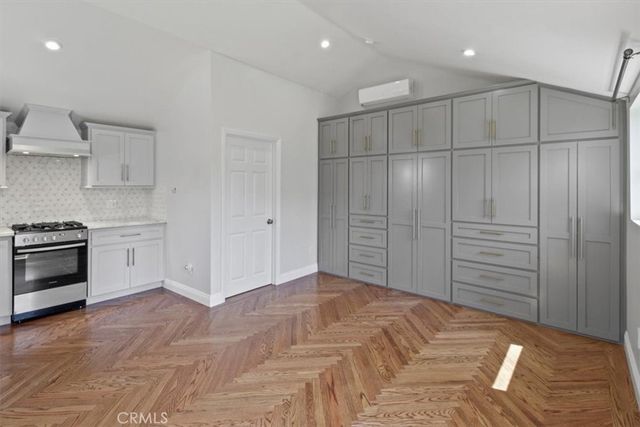 2682 E Villa Street, Pasadena, CA 91107