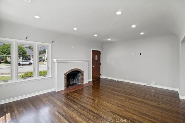 2682 E Villa Street, Pasadena, CA 91107