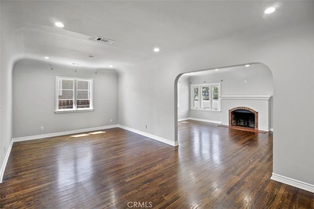 2682 E Villa Street, Pasadena, CA 91107