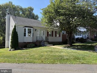 234 FAIRFIELD DR, Warrenton, VA 20186