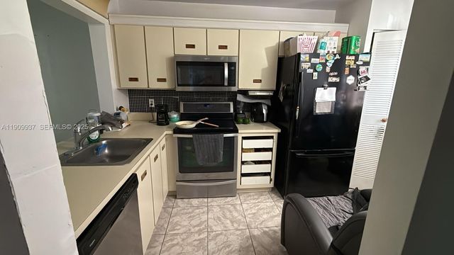 430 NE 210th Cir Terrace 2033, Miami, FL 33179