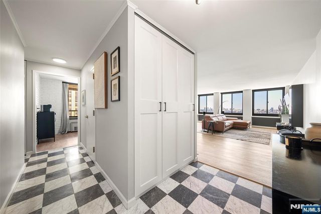 300 Winston Drive 609, Cliffside Park, NJ 07010