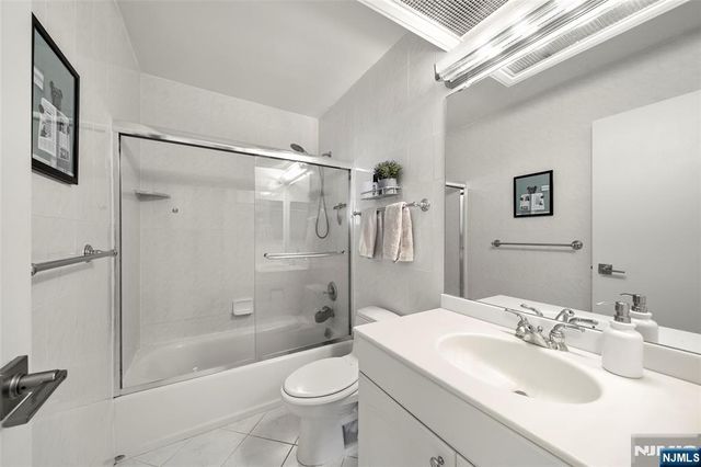 300 Winston Drive 609, Cliffside Park, NJ 07010