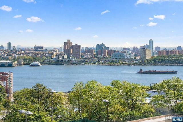 300 Winston Drive 609, Cliffside Park, NJ 07010