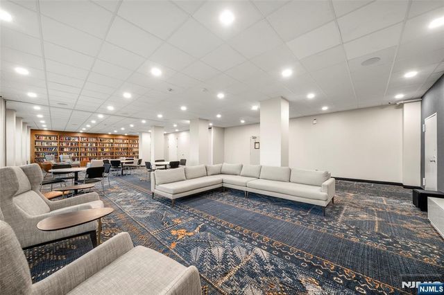 300 Winston Drive 609, Cliffside Park, NJ 07010