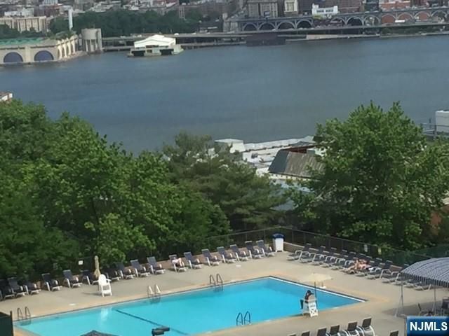 300 Winston Drive 609, Cliffside Park, NJ 07010