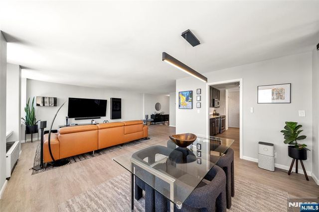 300 Winston Drive 609, Cliffside Park, NJ 07010