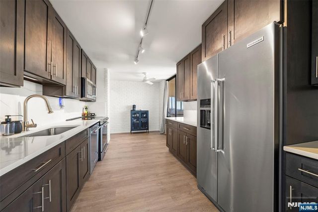 300 Winston Drive 609, Cliffside Park, NJ 07010