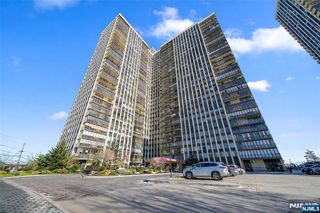 300 Winston Drive 609, Cliffside Park, NJ 07010