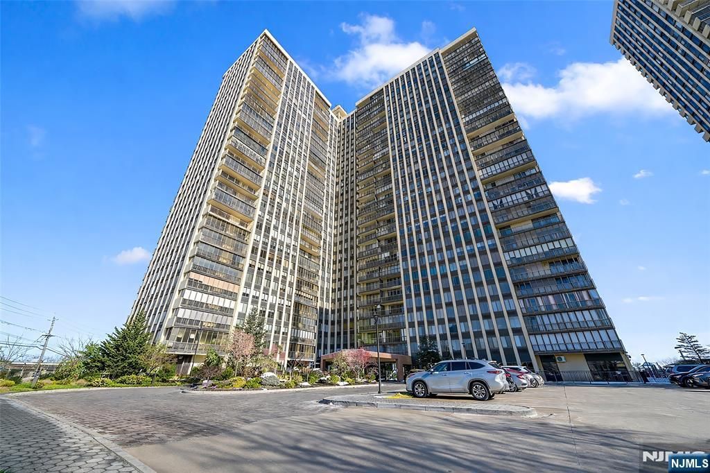 300 Winston Drive 609, Cliffside Park, NJ 07010
