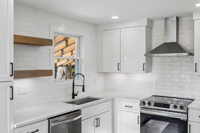 902 Broadmoor Dr, Nashville, TN 37216