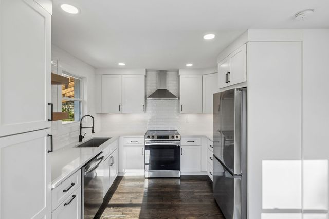 902 Broadmoor Dr, Nashville, TN 37216