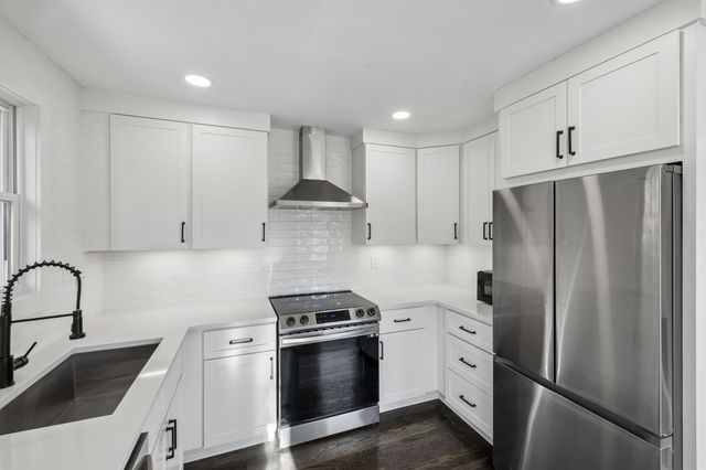 902 Broadmoor Dr, Nashville, TN 37216