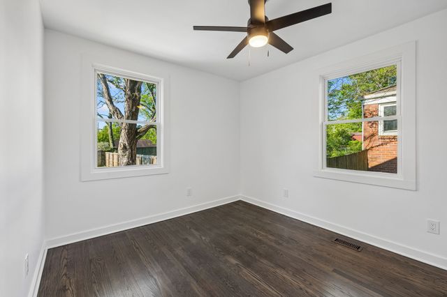 902 Broadmoor Dr, Nashville, TN 37216