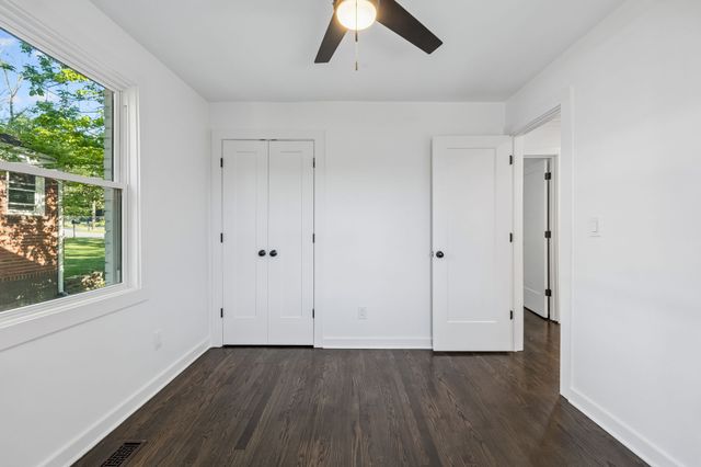 902 Broadmoor Dr, Nashville, TN 37216