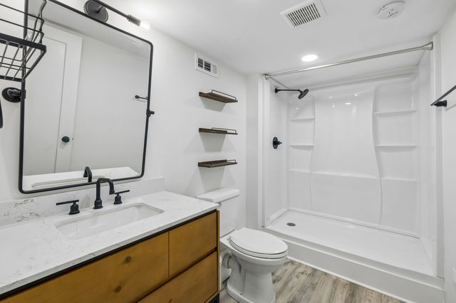 902 Broadmoor Dr, Nashville, TN 37216