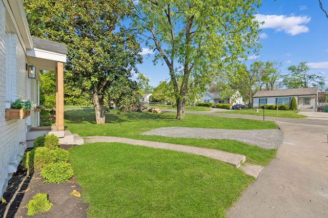 902 Broadmoor Dr, Nashville, TN 37216