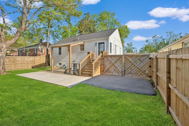 902 Broadmoor Dr, Nashville, TN 37216