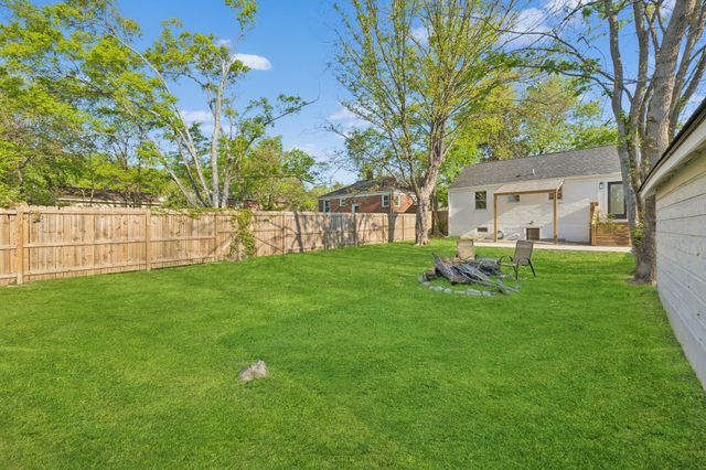 902 Broadmoor Dr, Nashville, TN 37216