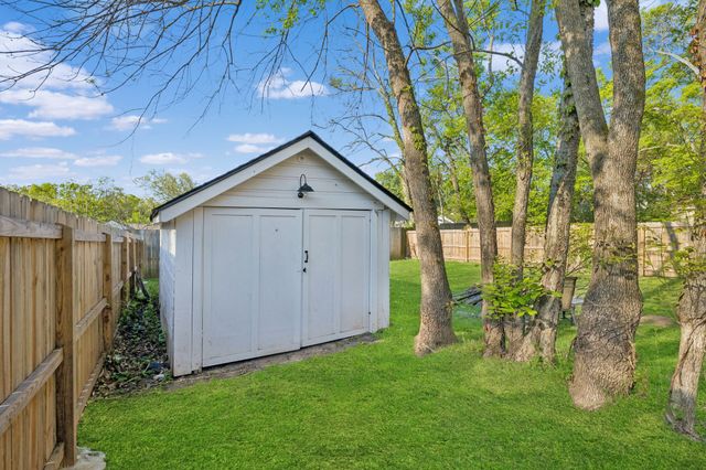 902 Broadmoor Dr, Nashville, TN 37216