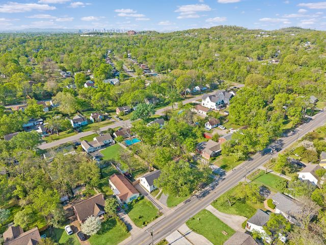 902 Broadmoor Dr, Nashville, TN 37216