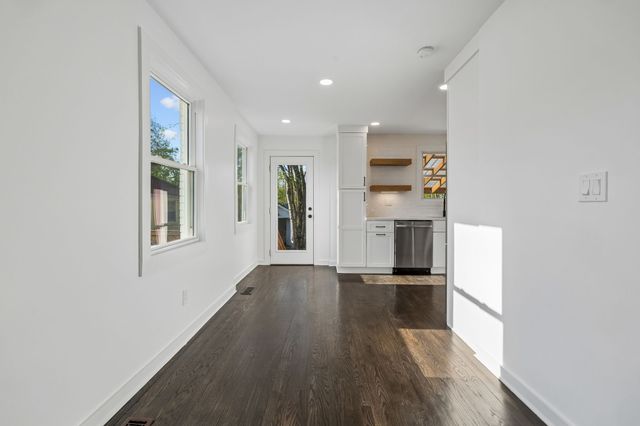 902 Broadmoor Dr, Nashville, TN 37216