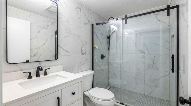 404 River St, Halifax, MA 02338