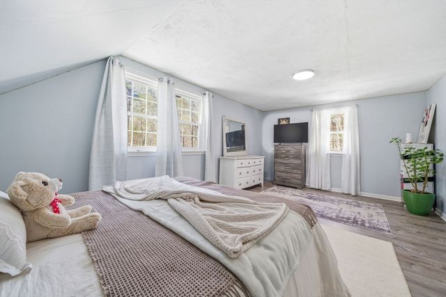 404 River St, Halifax, MA 02338