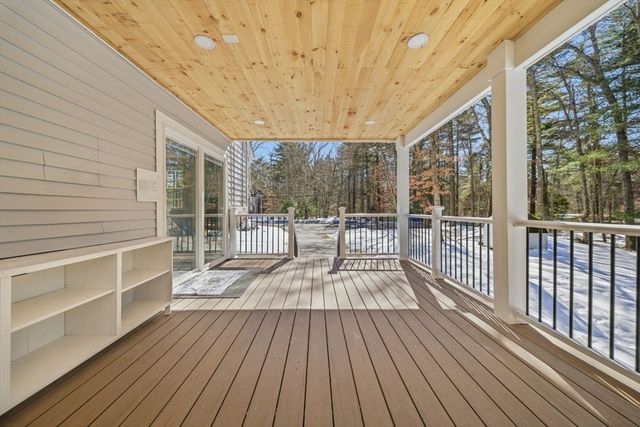 404 River St, Halifax, MA 02338