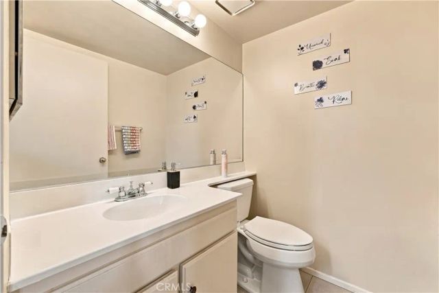 14715 Saticoy 9, Van Nuys, CA 91405