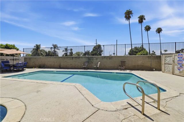 14715 Saticoy 9, Van Nuys, CA 91405