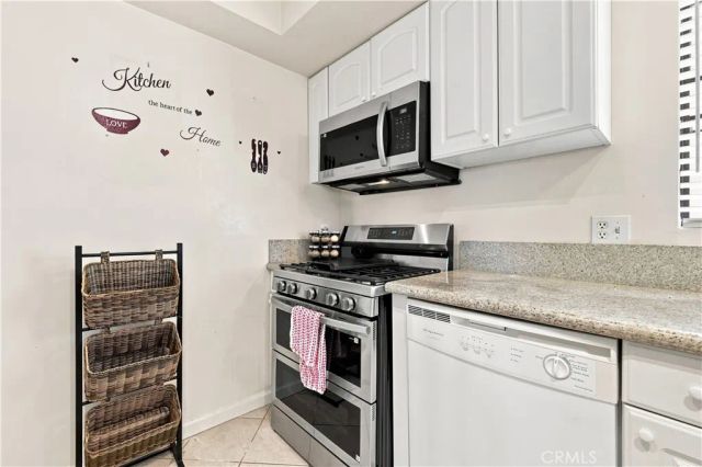 14715 Saticoy 9, Van Nuys, CA 91405