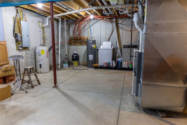 12686 SE 56th Avenue, Runnells, IA 50237