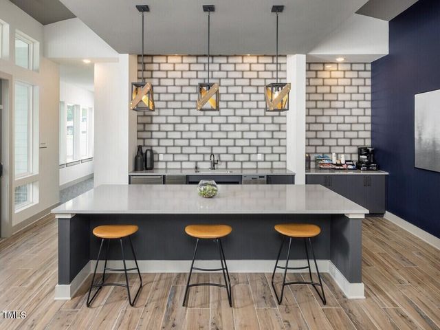 3520 Pinetree Grove Lane 6-304, Raleigh, NC 27604