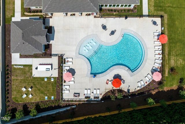 3520 Pinetree Grove Lane 6-304, Raleigh, NC 27604