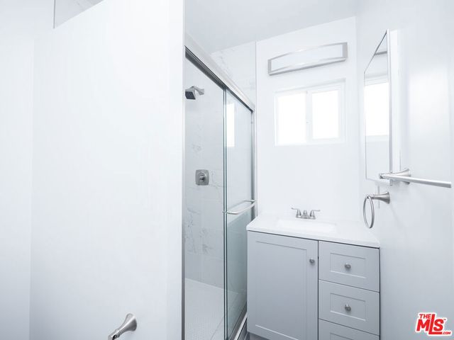 4964 S Centinela Avenue, Los Angeles, CA 90066