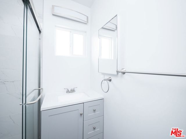 4964 S Centinela Avenue, Los Angeles, CA 90066