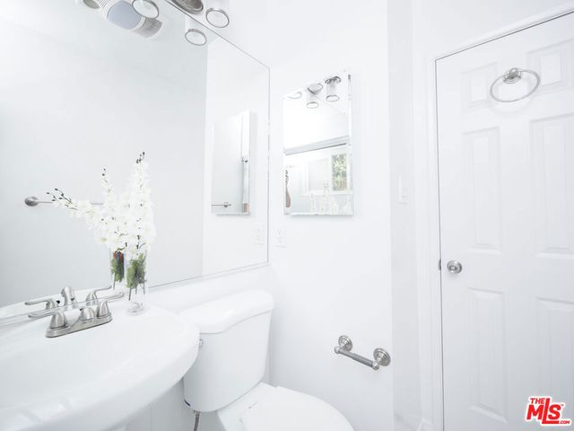 4964 S Centinela Avenue, Los Angeles, CA 90066