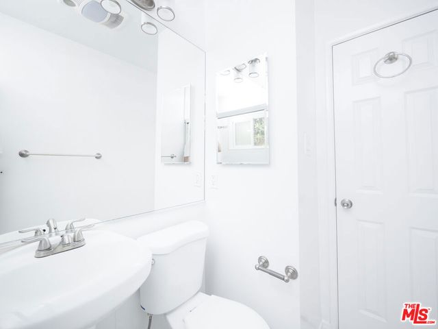 4964 S Centinela Avenue, Los Angeles, CA 90066