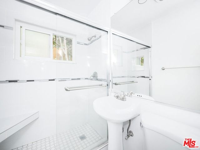 4964 S Centinela Avenue, Los Angeles, CA 90066