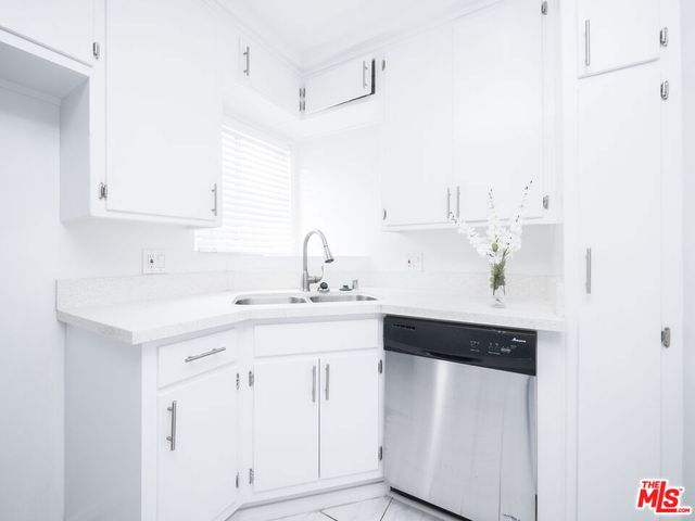 4964 S Centinela Avenue, Los Angeles, CA 90066