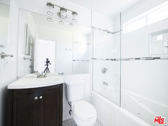 4964 S Centinela Avenue, Los Angeles, CA 90066