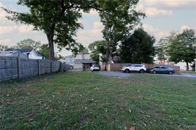 1207 Whitesboro Street, Utica, NY 13502
