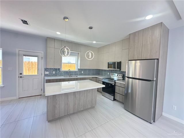 11313 N 25th Street 2, Mcallen, TX 78504
