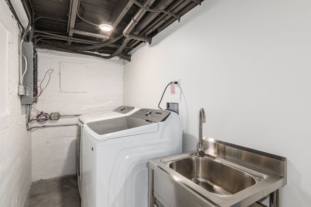 6055 W Dakin Street, Chicago, IL 60634