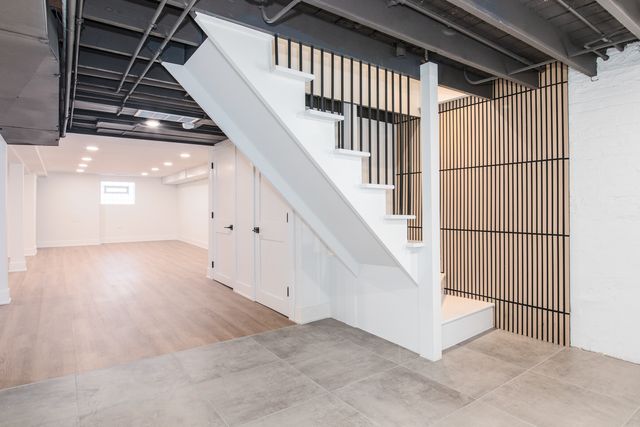 6055 W Dakin Street, Chicago, IL 60634