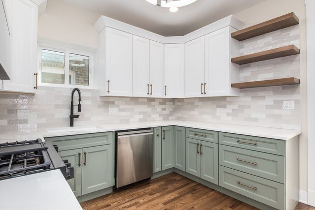 6055 W Dakin Street, Chicago, IL 60634