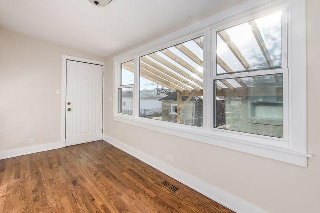 6055 W Dakin Street, Chicago, IL 60634