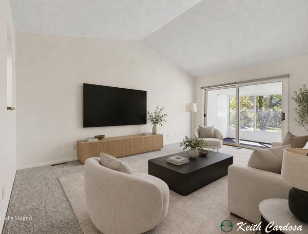 3119 W Maple Villa Drive, Grand Rapids, MI 49508